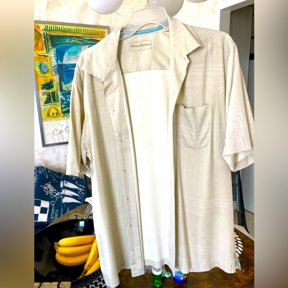 Tommy Bahama silk shirt - Picture 3 of 10